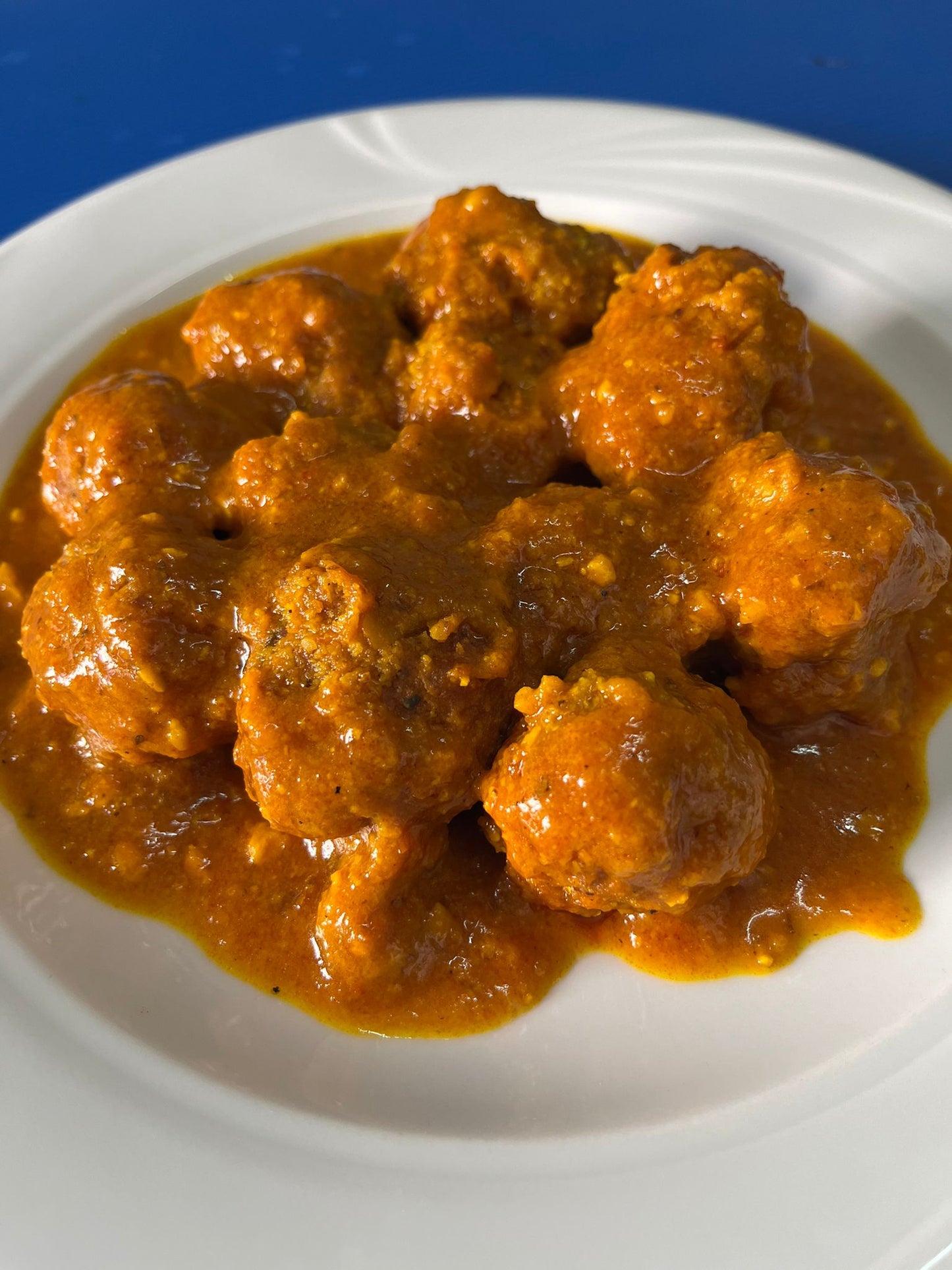 Albóndigas en salsa de almendras (3 uds)