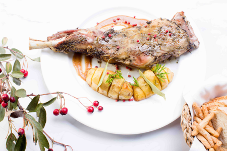 Paletilla de cordero asada. Corsevilla.